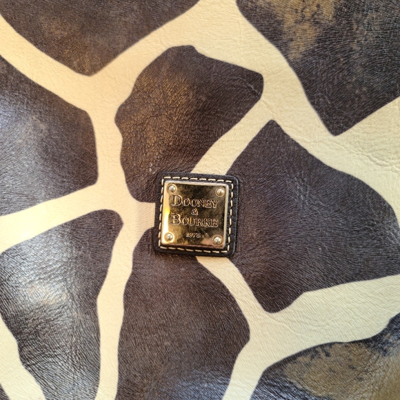 Dooney & Burke Purse giraffe print great condition selling for my mom - Picture 2 of 5